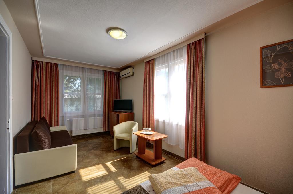 Hotel Roz Szentendre Pokój zdjęcie