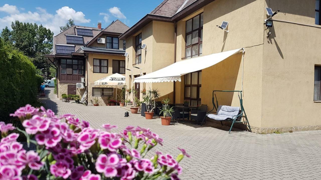 Hotel Roz Szentendre Zewnętrze zdjęcie